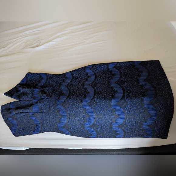 Black Lace on Navy - Foreign Exchange - Picture 6 of 9